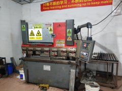 液壓板料折彎?rùn)C(jī)10噸